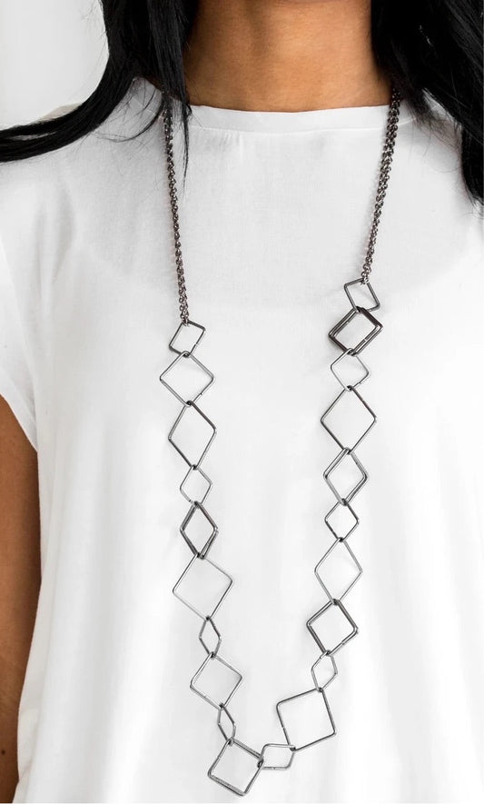 Backed into a corner (black)