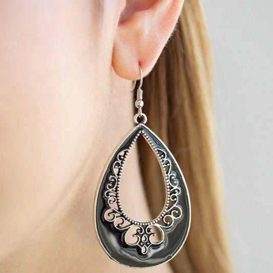 Compliments to the CHIC (black)