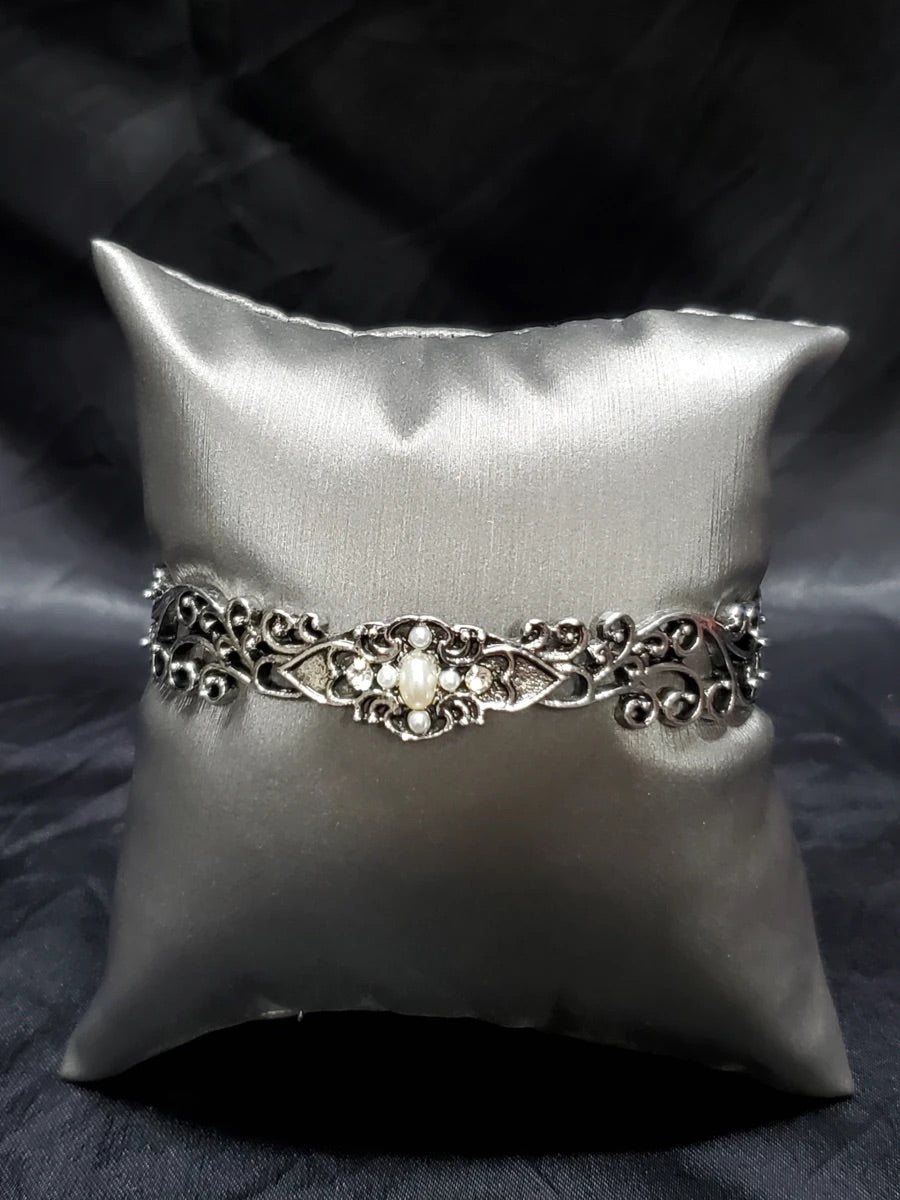 Victorian Vines (silver)