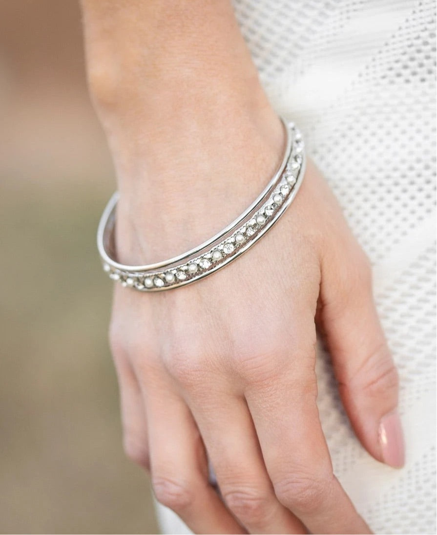 Ballroom Bauble (silver)